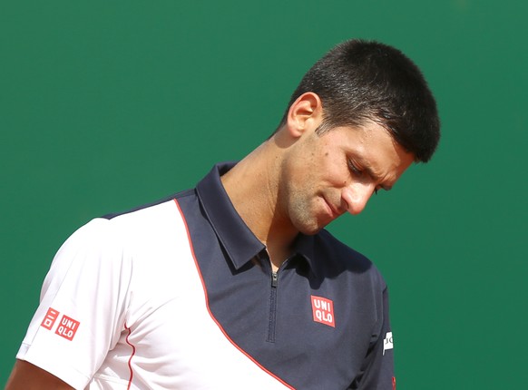 Auch die aktuelle Nummer zwei der Welt wurde Opfer seiner Beliebtheit. Bei der Autogrammstunde beim Hopman Cup in Perth verletzte sich Djokovic am Bein, nachdem die Abschrankung dem Ansturm der Fans n ...