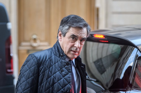 epa05874654 &#039;Les Republicains&#039; Right-wing party candidate for the 2017 French presidential elections, Francois Fillon leaves his home in Paris, France, 28 March 2017. Fillon&#039;s wife Pene ...