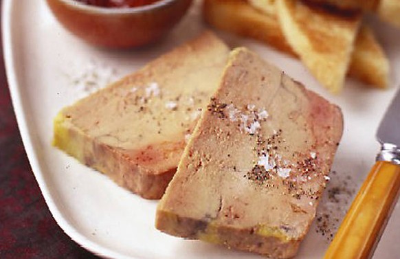 foie gras http://www.dartagnan.com/foie-gras-terrine-vs-torchon.html gänse stopf leber frankreich französisch essen food