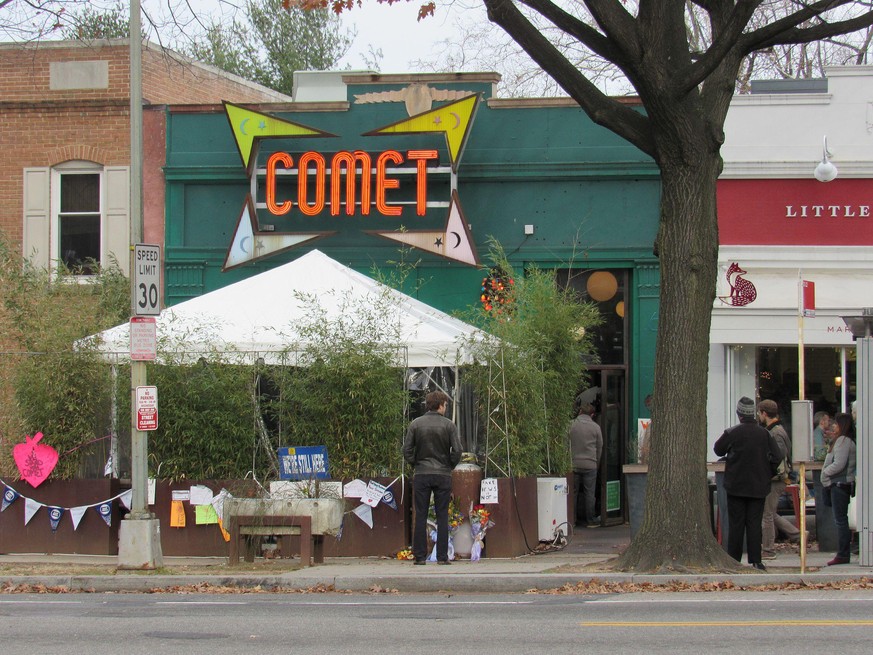 Pizzagate: Pizzeria Comet Ping Pong, Washington, D.C.
Von Farragutful - Eigenes Werk, CC BY-SA 4.0, https://commons.wikimedia.org/w/index.php?curid=54137782