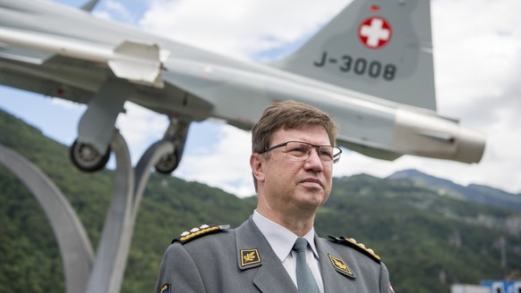 ZUR MELDUNG, DASS LUFTWAFFENCHEF ALDO C. SCHELLENBERG AM USTERTAG 2016 DIE SICHERHEITSLAGE IN EUROPA NACH DER WAHL VON DONALD TRUMP FUER UNBERECHENBAR HAELT, STELLEN WIR IHNEN AM SONNTAG, 20. NOVEMBER ...