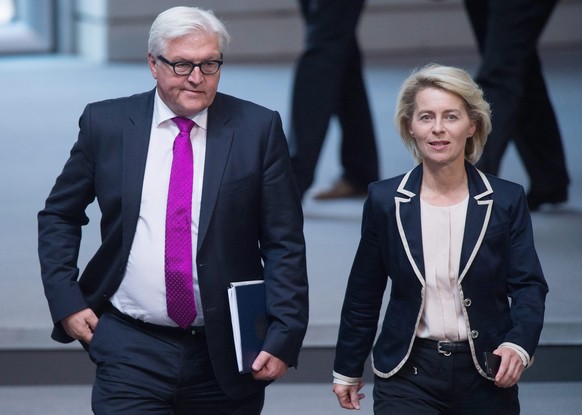 Deutschlands Aussenminister Frank-Walter Steinmeier mit Verteidigungsministerin Ursula von der Leyen.