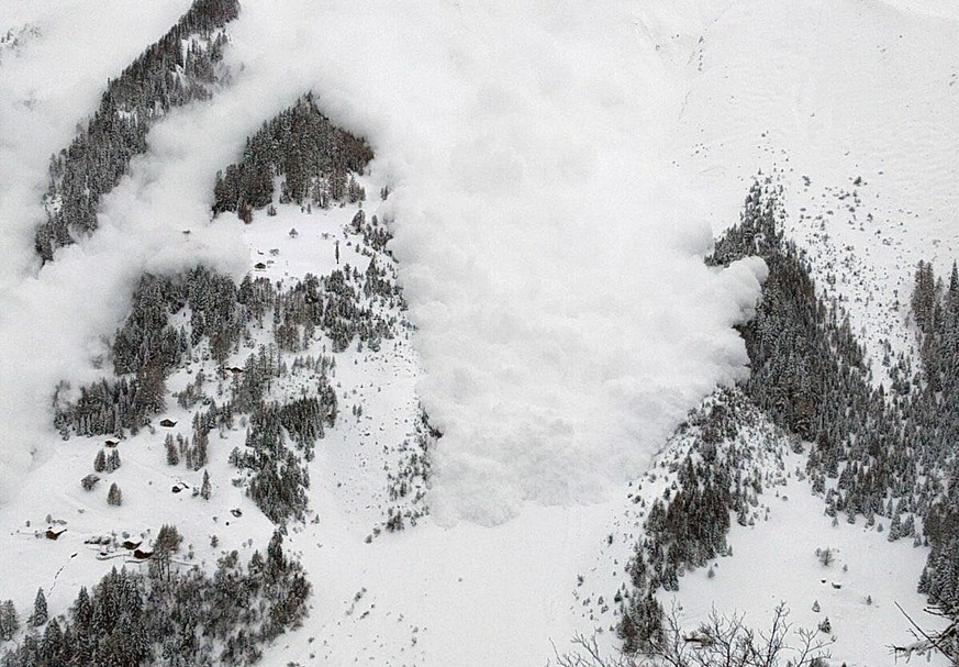 Geglückter Grossversuch: Ausgelöste Lawine im Testgelände. Foto: Margherita Maggioni