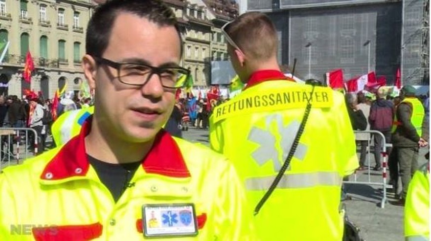 Manuel Stocker, Präsident von Retter ohne Grenzen, bei einem Einsatz auf dem Berner Bundesplatz.