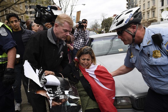 Es gab auch Proteste für Erdogan in Washington.