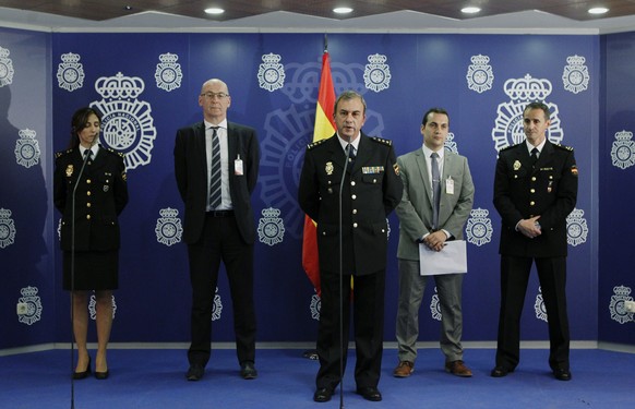 epa05913291 Chief of the Spanish Technological Police brigade, Rafael Perez (C), addresses a press conference held with members of the Interpol and Europol to announce the dismantling of a child porno ...