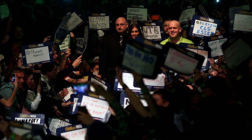 Der letzte Einmarsch des Weltmeisters im Alexandra Palace in diesem Jahr: Michael van Gerwen.