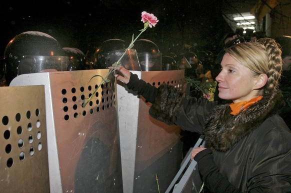 «Wendehals» Timoschenko wandelt sich von der Pazifistin zur Kriegstreiberin