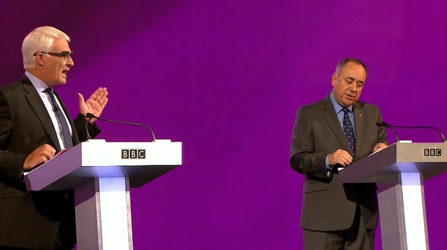 Darling (links) und der schottische «First Minister» Salmond in der TV-Debatte.