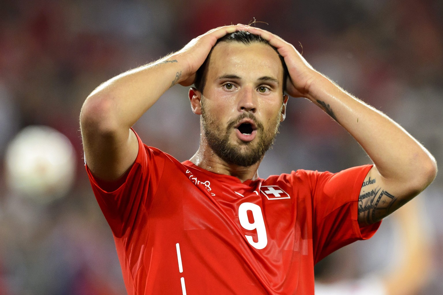 Ernüchterung bei Haris Seferovic, die Schweiz unterliegt England mit 0:2.