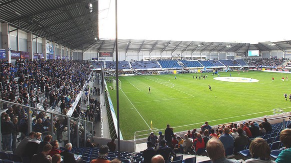 Die Benteler-Arena hat 15'000 Plätze. Nur 5800 davon sind mit einem Sitz ausgestattet, der Rest sind Stehplätze.&nbsp;