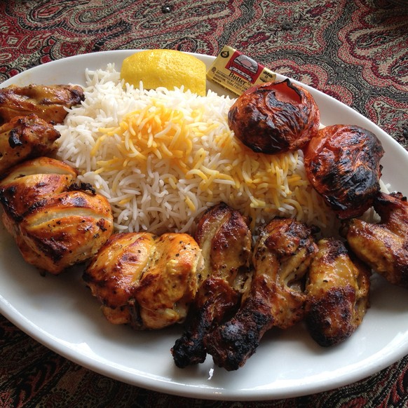 https://www.pinterest.com/pin/522206519265325457/ iranisches essen food fleisch hühnchen huhn lamm lammfleisch grill grillen grillieren bbq barbecue reis