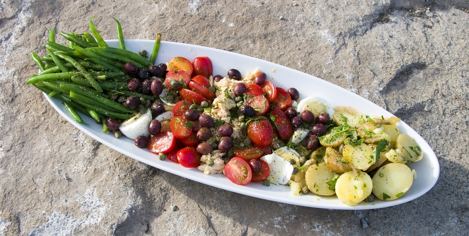 Salade Niçoise nicoise salat thunfisch bohnen eier tomaten