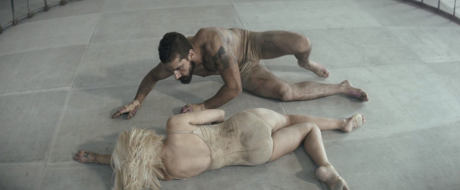 Maddie Ziegler und Shia LaBoeuf im Video «Elastic Heart».