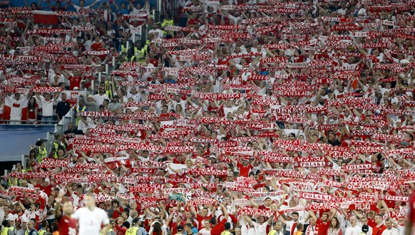 Rot-Weiss, aber leider keine Schweizer Fans in Marseille.