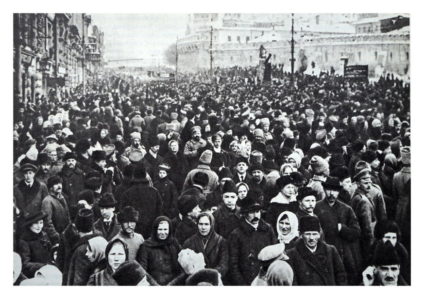 Demonstration in Teatralny Proyezd (Moscow) during the February Revolution. Photo by A. Savelyev.. (Photo by: Universal History Archive/Universal Images Group via Getty Images)