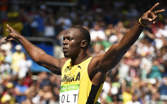 epa05489836 Usain Bolt of Jamaica gestures before competing during the men&#039;s 200m heats of the Rio 2016 Olympic Games Athletics, Track and Field events at the Olympic Stadium in Rio de Janeiro, B ...