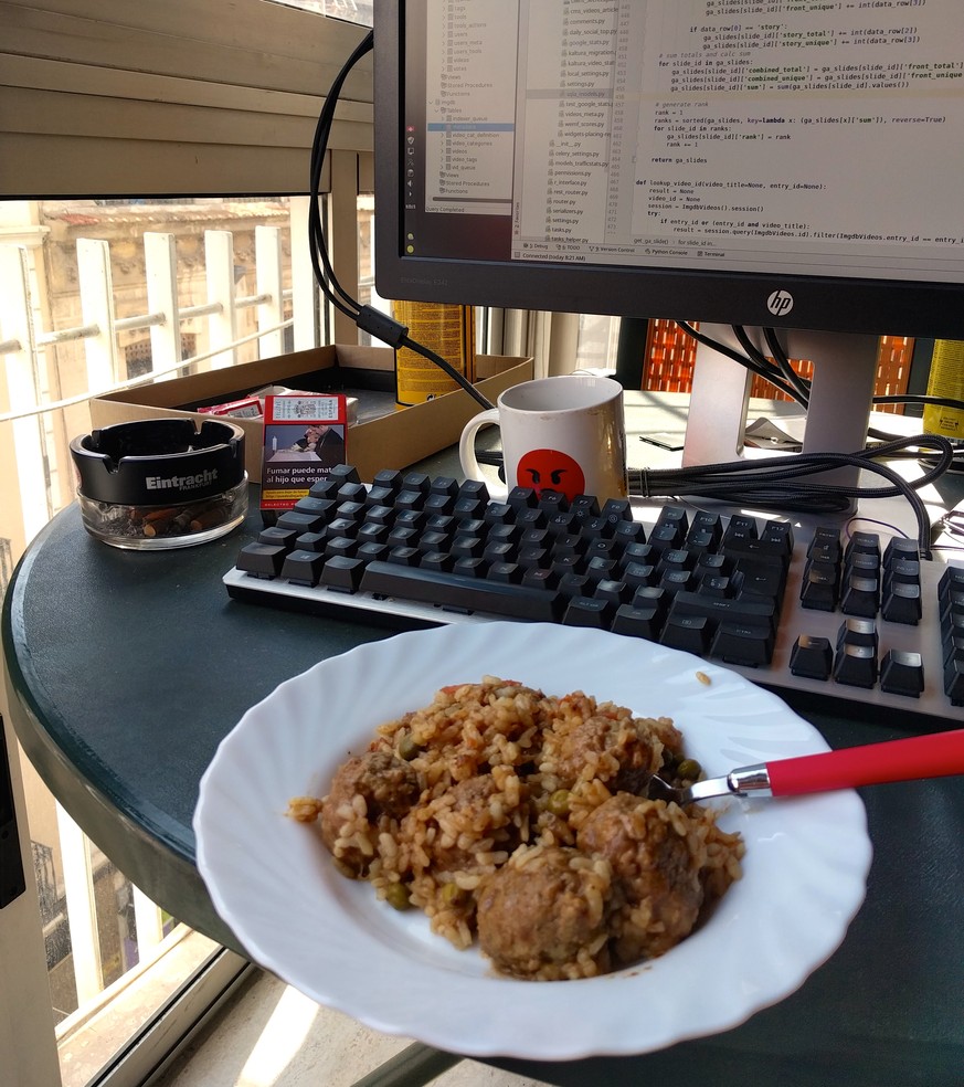 Das essen büroangestellte zum zmittag mittagessen büro essen food watson redaktion