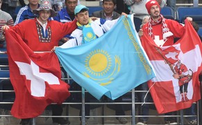 Schweizer und Kasachen werden am Montag um 15.45 Uhr gemeinsam die Daumen drücken, wenn die Asiaten gegen Finnland antreten.