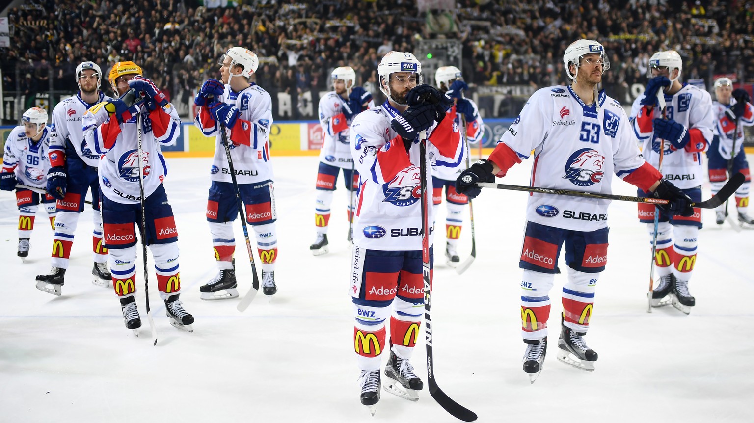 Zurich&#039;s players disappointed at the end of the sixth leg of the Playoffs quarterfinals game of National League A (NLA) Swiss Championship between Switzerland&#039;s HC Lugano and ZSC Lions, on T ...