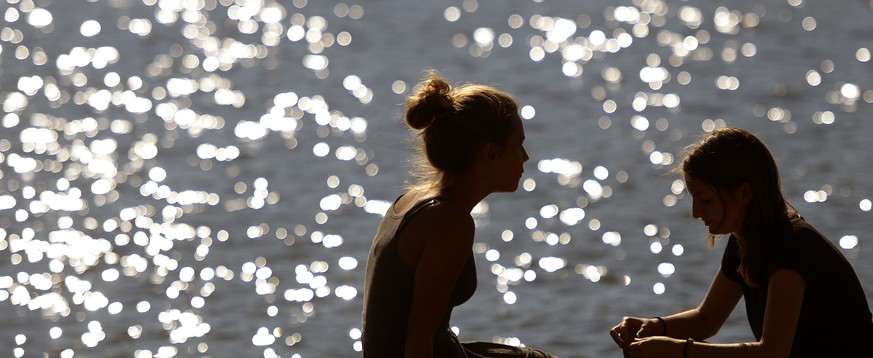 Strahlender Sonnenschein am Zürichsee und in weiten Teilen der Schweiz. Bis Dienstag bleibt es über 20 Grad warm.