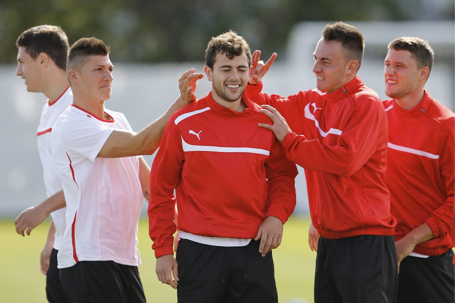 Admir Mehmedi muss in der Nati für einen Spass hinhalten. Spielt er weiterhin so stark, könnte sich dies bald ändern.