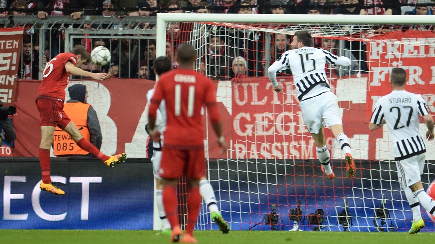Der Moment, in dem Bayern München doch noch eine Verlängerung erzwingen kann: Müller gleicht in der 91. Minute zum 2:2 aus.