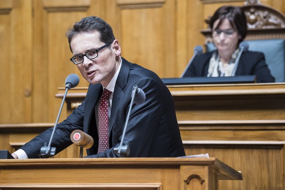 Roger Koeppel, SVP-ZH, spricht zum Bankgeheimnis, an der Wintersession der Eidgenoessischen Raete, am Dienstag, 13. Dezember 2016 im Nationalrat in Bern. (KEYSTONE/Alessandro della Valle)