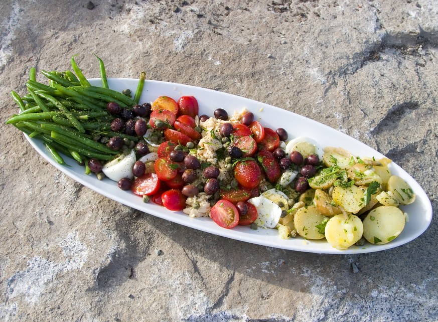 Salade Niçoise nicoise salat thunfisch bohnen eier tomaten