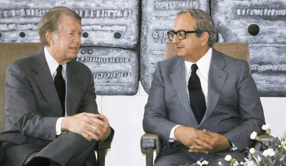 Jizchak Navon (rechts) bei einem Treffen mit dem damaligen US-Präsidenten Jimmy Carter 1979 in Jerusalem.&nbsp;