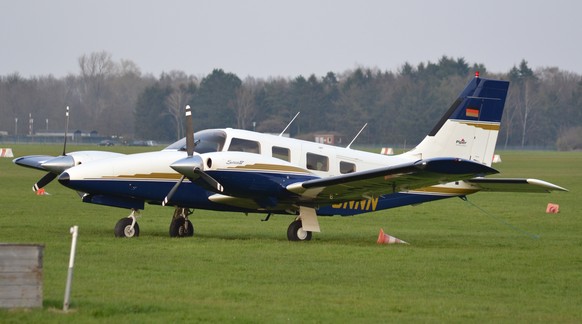 Ein Modell der Piper PA-34.