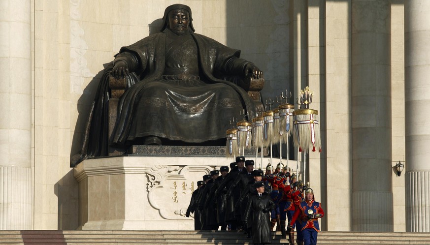 Statue von Dschingis Khan in der mongolischen Hauptstadt Ulan Bator.