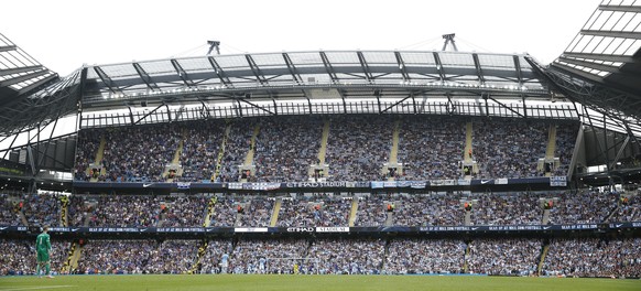Football - Manchester City v Chelsea - Barclays Premier League - Etihad Stadium - 16/8/15
General view of the new South Stand at the Etihad Stadium during the game
Reuters / Andrew Yates
Livepic
E ...