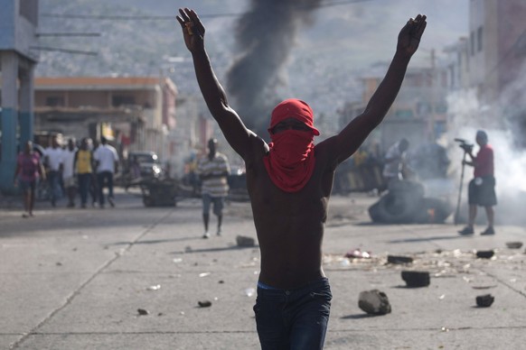 Ein Demonstrant in Port-au-Prince.