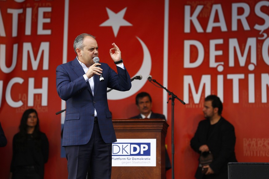 Turkish Sportminister Akif Cagatay Kilic attends a protest for Turkish President Tayyip Erdogan in a pro-government protest in Cologne, Germany July 31, 2016. REUTERS/Thilo Schmuelgen