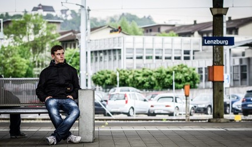 Schwarze Jacke, Jeans, weisse Schuhe: So reiste Pascal Werner ohne Bedenken am Samstagnachmittag von Lenzburg nach Aarau.&nbsp;