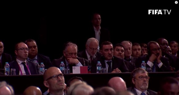 Wie ein FIFA-Kongress in etwa aussieht? Betagte Männer, die ihre müden Köpfe aufstützen.&nbsp;