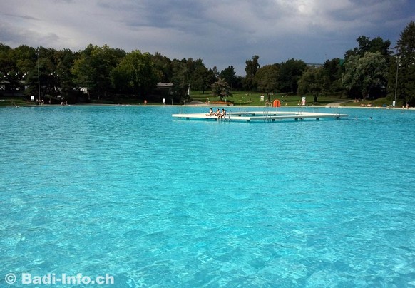 Ein Becken im Becken. Eintritt ins Freibad Weyermannshaus: Gratis (Freibad).&nbsp;