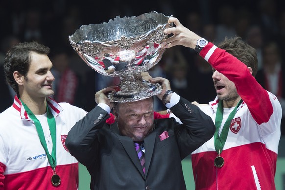 Stammbach darf dank Fedrinka den Pokal stemmen.&nbsp;