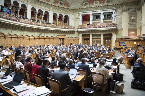 Nationalraete stimmen ab an der Fruehlingssession der Eidgenoessischen Raete, am Montag, 6. Maerz 2017 im Nationalrat in Bern. (KEYSTONE/Anthony Anex)