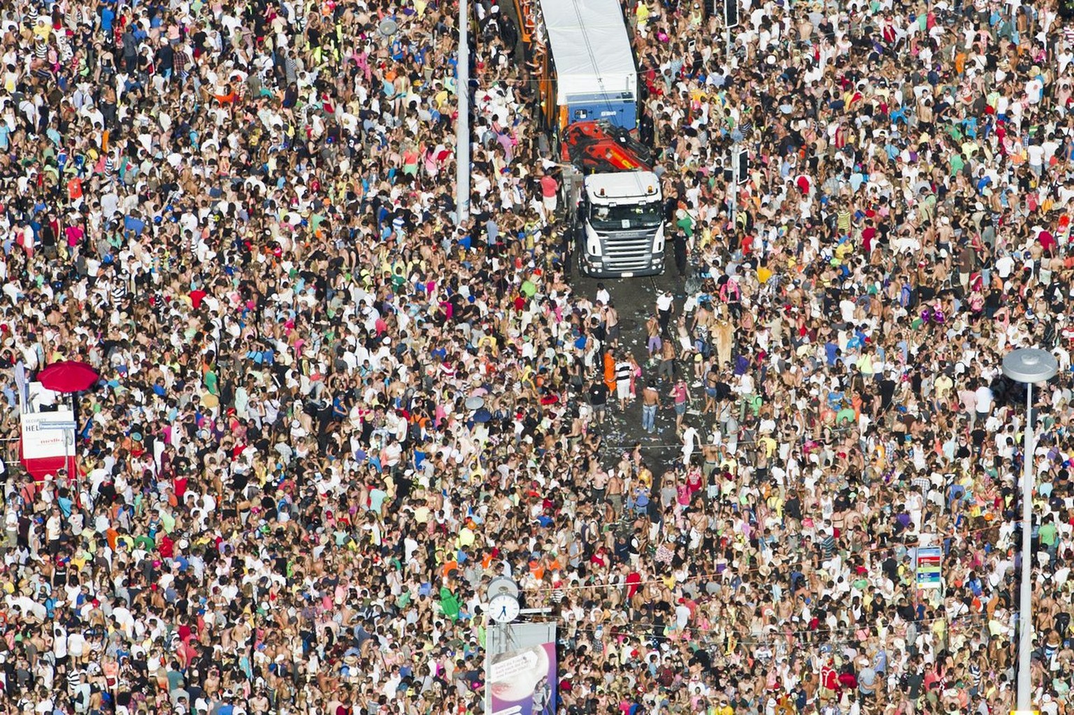 Street Parade in Zürich (2012).