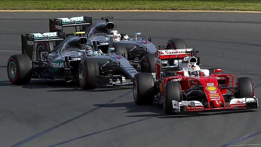 Momentaufnahme der Podestfahrer: Vettel führt vor Rosberg und Hamilton.