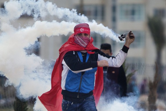 Ein palästinensischer Demonstrant Mitte Dezember 2015 nahe Ramallah.