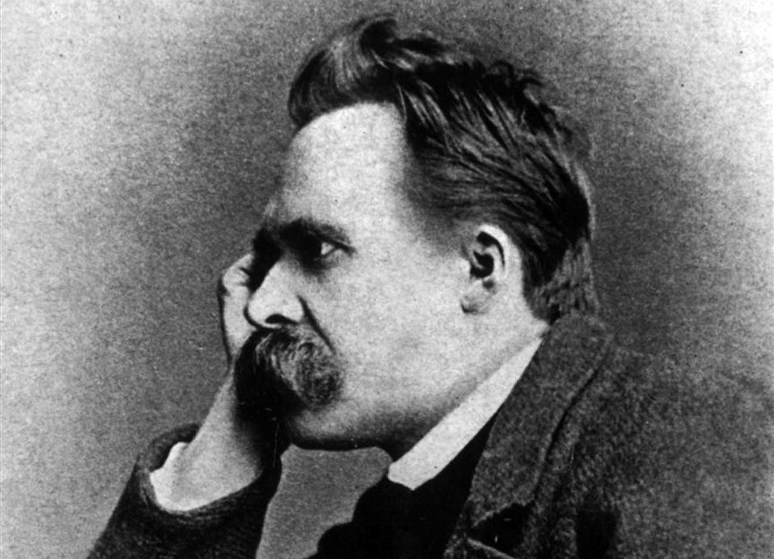 Für Nietzsche ist der Nihilismus das Ergebnis der Überzeugung, dass es keine absoluten Wahrheiten und Werte gibt. Hieraus ergibt sich ein «Glauben an die absolute Wertlosigkeit, das heisst Sinnlosigke ...