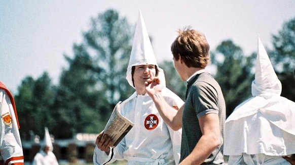 «Ein Freund meines Vaters, wie er einen Klan-Member scheltet. Auburn, AL 1985.»