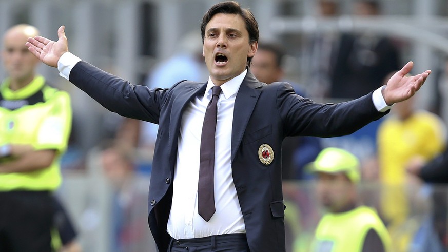 Football Soccer - AC Milan v Udinese - Italian Serie A - San Siro stadium, Milan, Italy - 11/09/16 AC Milan&#039;s coach Vincenzo Montella reacts during the match against Udinese. REUTERS/Stefano Rell ...