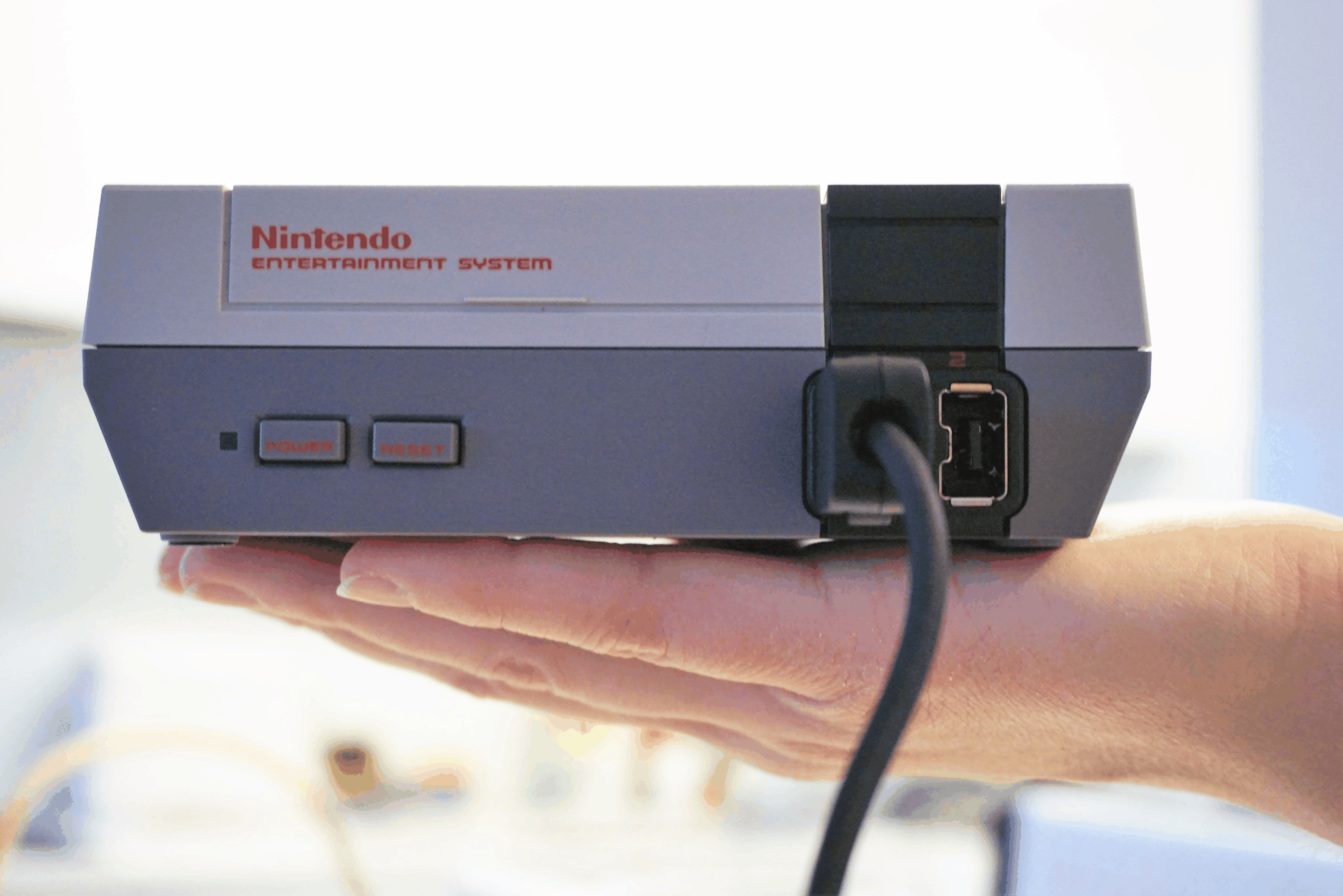 Nintendo hat das NES geschrumpft!