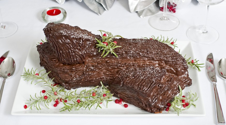 buche de noel weihnachts-ast weihnachtskuchen frankreich dessert essen weihnachten