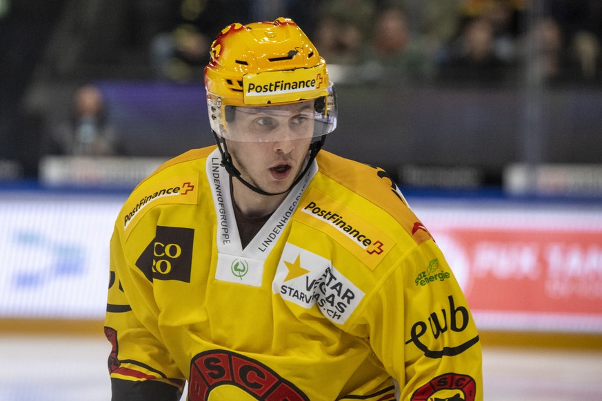 Nachrichten Linkding Der Postfinance Topscorer Dominik Kahun von Bern beim Eishockey Meisterschaftsspiel der National League zwischen dem EV Zug und dem SC Bern am Freitag, 23. Februar 2024 in Zug. (PostFinance/KEYSTONE/U ...