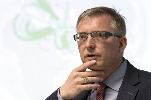 Markus Seiler, Direktor des Nachrichtendienstes des Bundes, NDB, spricht an einem Kasernengespraech, am Montag, 4. Mai 2015, in Bern. (KEYSTONE/Peter Schneider)